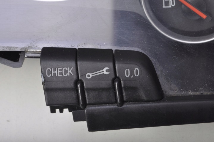 AUDI A4 B6 DIESEL COMPTEUR TABLEAU DE BORD 8E0920950M