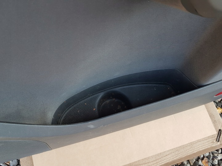 COLLECTEUR PORTES DROIT AVANT VW TOURAN I EUROPE NOIR MATÉRIAU EN BON ÉTAT