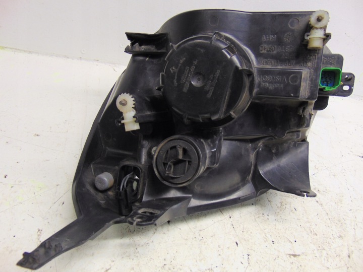 PHARE DROITE AVANT AVANT FORD FIESTA V MK5 EUROPE