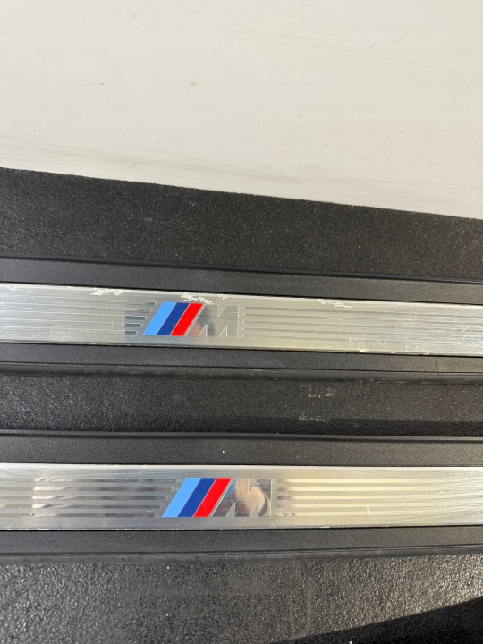 BMW F10 F11 KIT BAGUETTES SEUIL REVÊTEMENTS ENSEMBLE 8050054