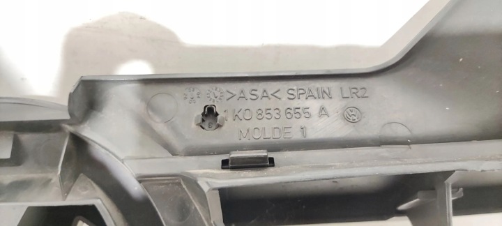 VOLKSWAGEN GOLF V 2004 GRILLE VENTILATION SOUS ZDERZAKIEM TYLNYM
