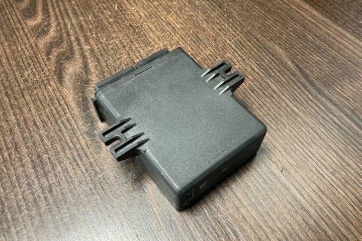 MODULE CENTRAL SERRURE MERCEDES-BENZ SPRINTER 3-T FURGON (903) A0004461019