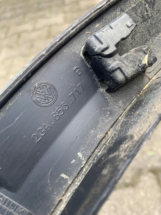 VW T-ROC MOULURE REVÊTEMENT GARDE-BOUE GAUCHE AVANT 2GA853717