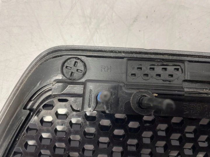 2019 FORD MUSTANG VI MOULURE CAPOTS 589104