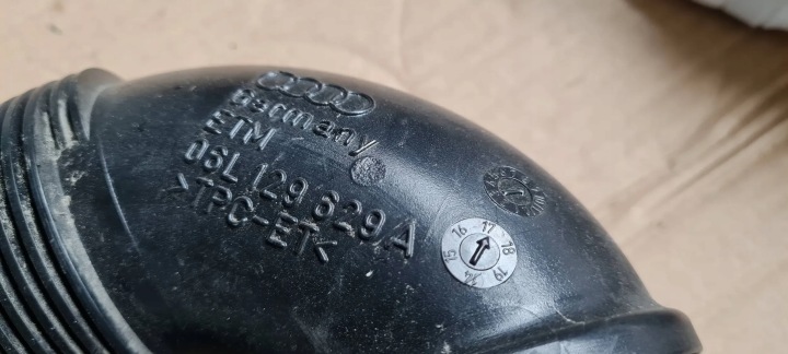 A5 8W FIL TUYAU AIR 2.0 TFSI 06L129629A A4 B9 8W