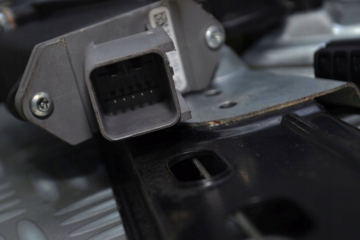 ÉLÉVATEUR CONTRÔLEUR MODULE VITRES DROIT AVANT INSIGNIA A 95722103
