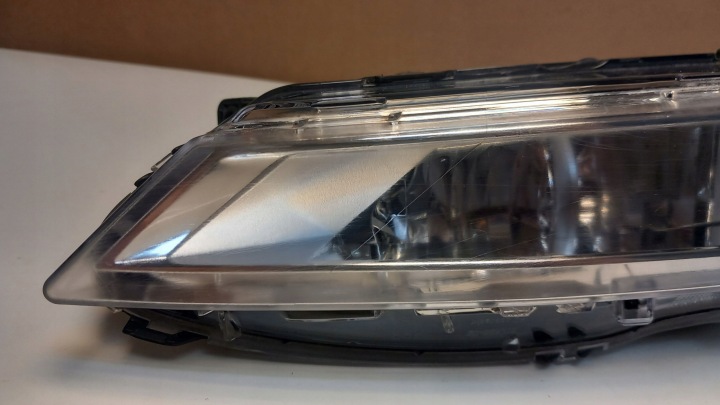 SEAT LEON IV 20R- PHARES ANTIBROUILLARD AVANT LED DROIT KRYVIY RIG 5F0941702A HELLA