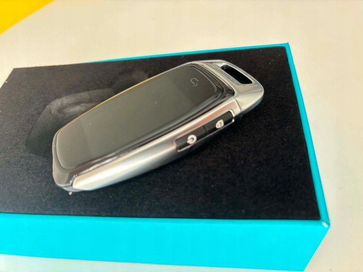 SMART SMART LCD CLÉ EKREM DOTTYCZNY BLUETOOTH 5.0 CONNEXION KG