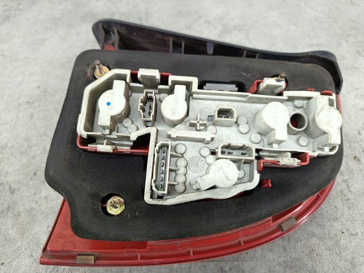 PHARE ARRIÈRE GAUCHE VW PASSAT B5 RESTYLAGE 3B5945095AE BERLINE