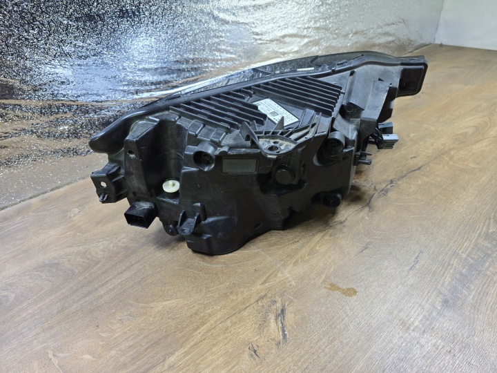 VOLVO XC60 II PHARE AVANT AVANT GAUCHE MID LED 32338984