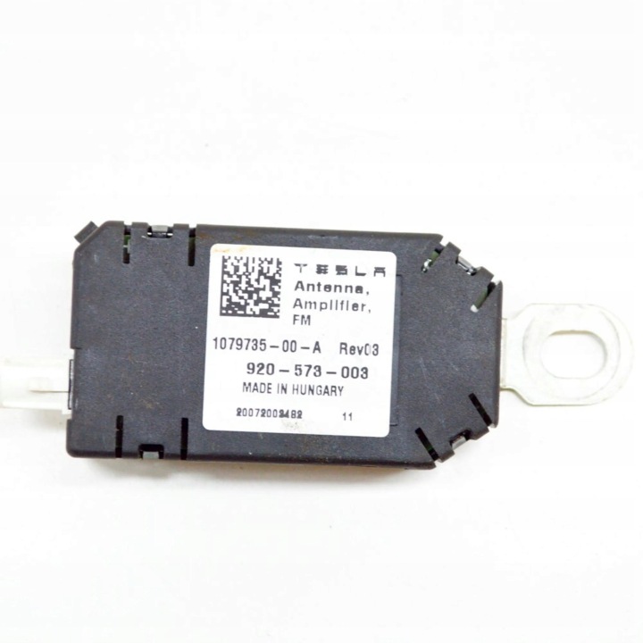 TESLA MODÈLE Y 2020 AMPLIFICATEUR ANTENNES