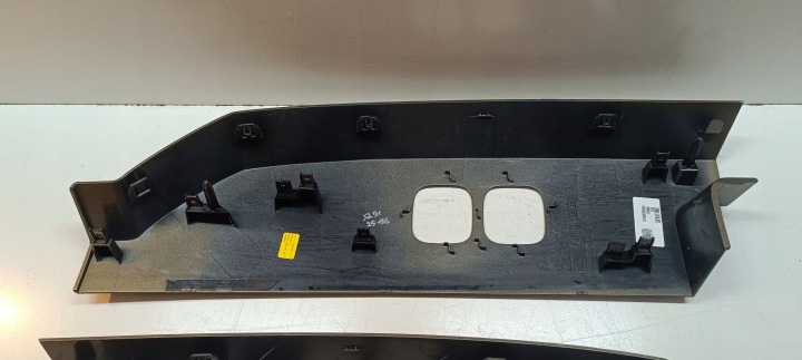 LAND ROVER DEFENDER II L663 19- PROTECTION REVÊTEMENTS PHARES ARRIÈRE L8B2-28660-ACW