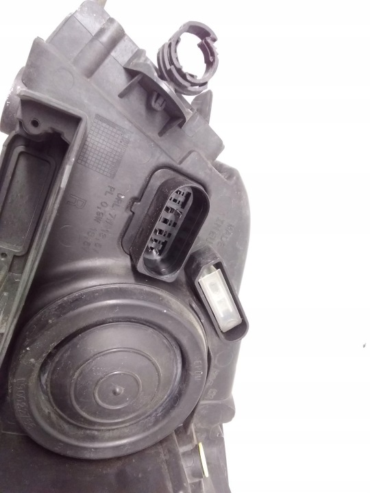 PROJECTEUR AVANT CÔTÉ DROITE FORD KUGA II CV4413W029BE