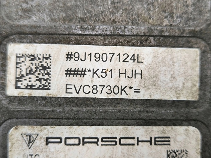 PORSCHE TAYCAN 9J1 2021 FALOWNIK CONVERTISSEUR TENSION