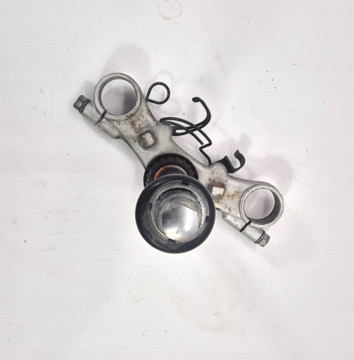 SUZUKI GS 500 89 04 INFÉRIEURE ÉTAGÈRE FOURCHETTE SUSPENSION AVANT
