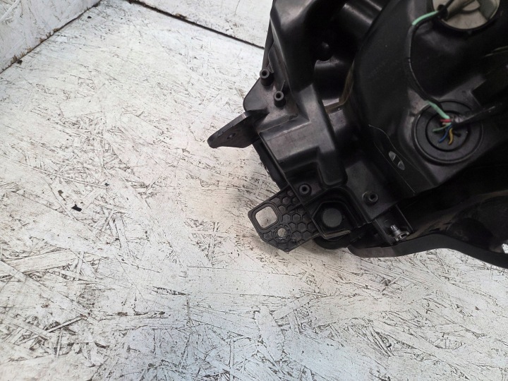 SUZUKI SX4 S-CROSS 16-21 PROJECTEUR PHARE DROIT AVANT DROITE 100-18738
