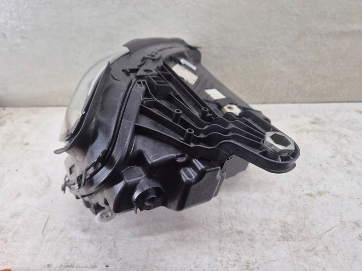 MERCEDES E CLASSE 213 W213 PHARE GAUCHE AVANT AVANT PROJECTEUR 2139060110