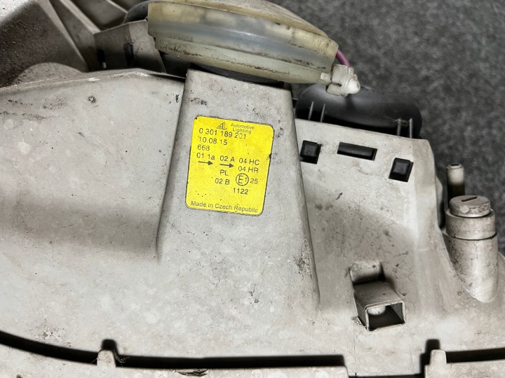 MERCEDES W414 VANEO PHARE GAUCHE AVANT OE EUROPE 0301189201