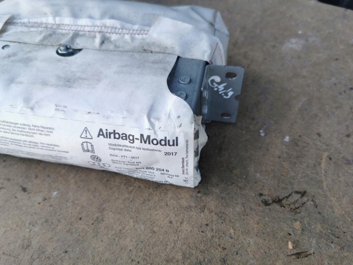 COUSSIN AIRBAG PASSAGER AUDI A2 8Z0880204B G17 G419