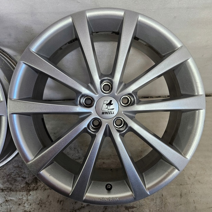 LLANTAS VOLVO C30 C70 S40 S60 S80 V40 V50 V60 V70 V90 XC60 XC70 NV250 7,5X18 