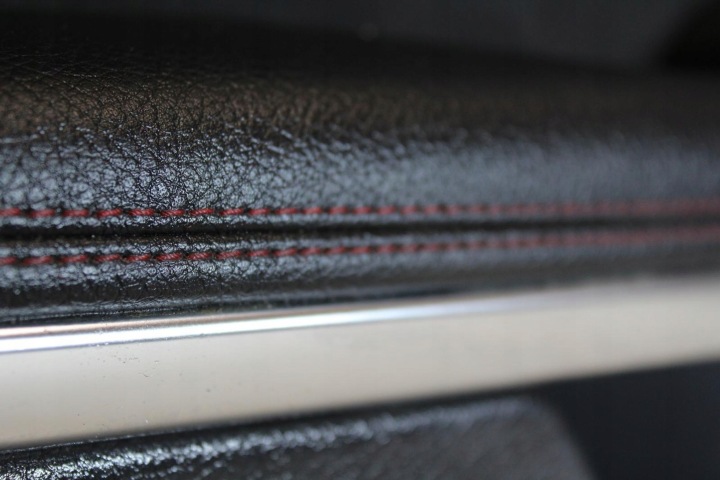 COLLECTEUR PORTES BRODERIE GAUCHE AVANT MERCEDES-BENZ A W176 2014