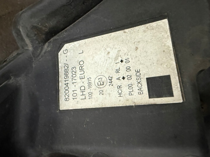 RENAULT KANGOO PHARES AVANT DROITE GAUCHE 8200419895 8200419882