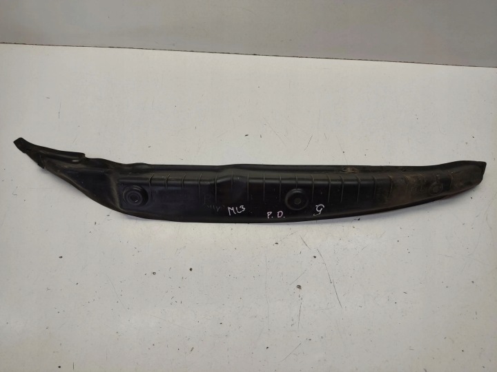 MOULURE GARDE-BOUE DROITE CÔTÉ MERCEDES-BENZ ML W164 A1648890425