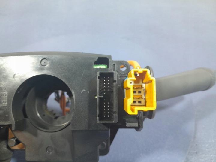VOLVO S60 I COMMUTATEUR COMPOSITE 8666597
