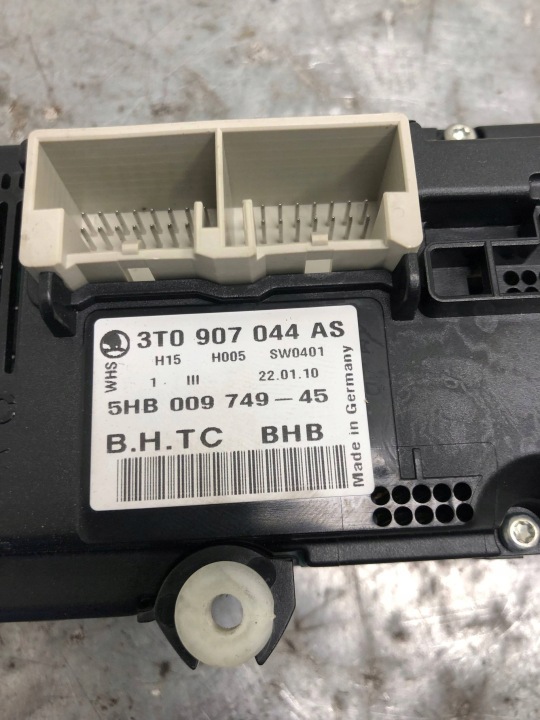PANNEAU CLIMATISATION SKODA OCTAVIA II LIFT 3T0907044AS
