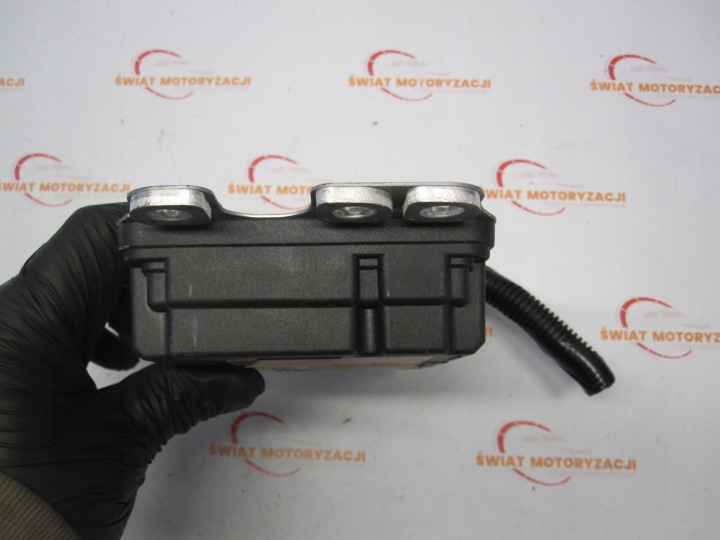 NISSAN JUKE 15R CAPTEUR MODULE AIRBAG 98820BV80B 0285012905
