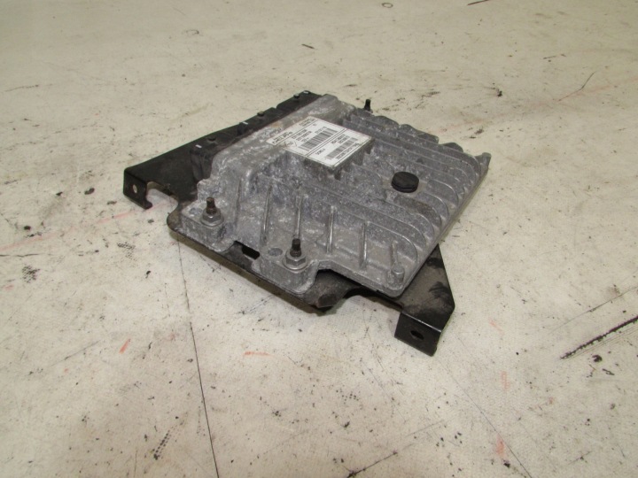 ORDINATEUR CONTRÔLEUR MOTEUR RENAULT