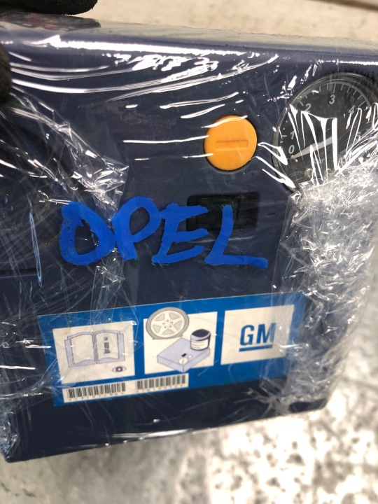 POMPE COMPRESSEUR OPEL 13191497