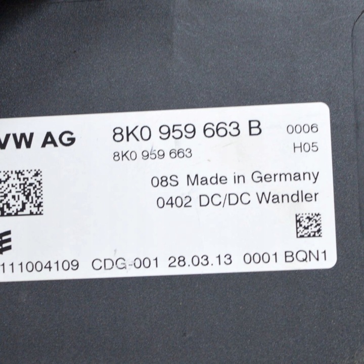 AUDI A5 8T 8F 2013 CONVERTISSEUR TENSION MODULE CONVERTISSEURS