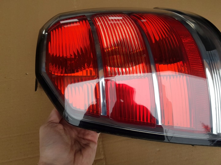 PHARE GAUCHE ARRIÈRE OPEL ZAFIRA B 05-08 AVANT RESTYLAGE TRÈS EN BON ÉTAT ORIGINAL INSERT