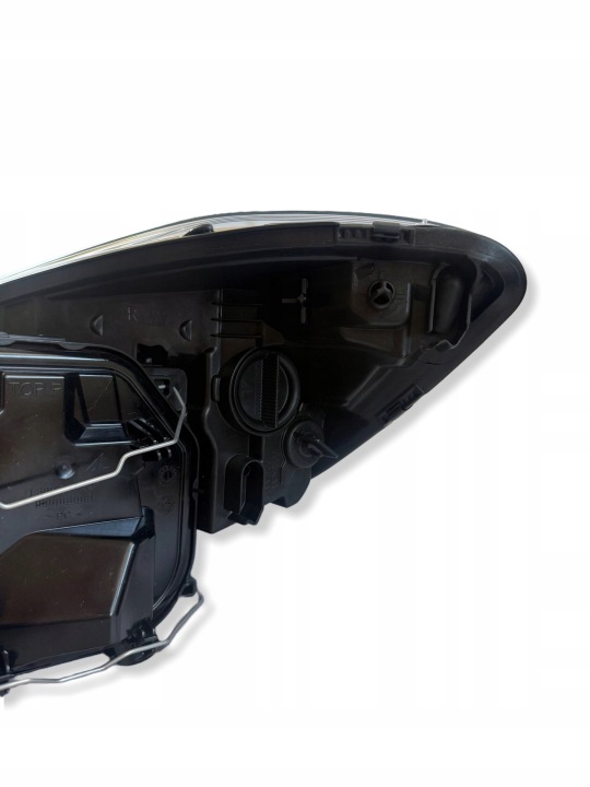 VOLVO C70 II LIFT 32206147 2010 EUROPE PHARE DROITE AVANT AVANT