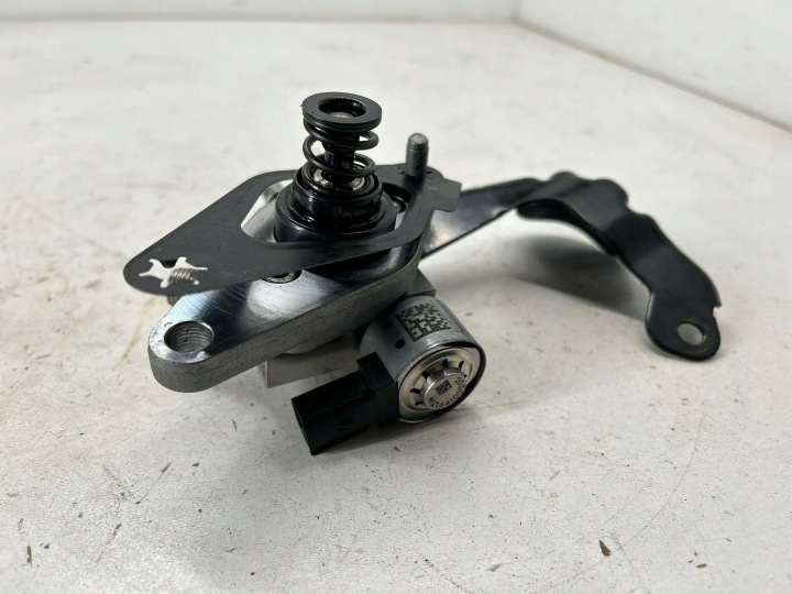POMPE INJECTION CHEVROLET CAMARO 12711661
