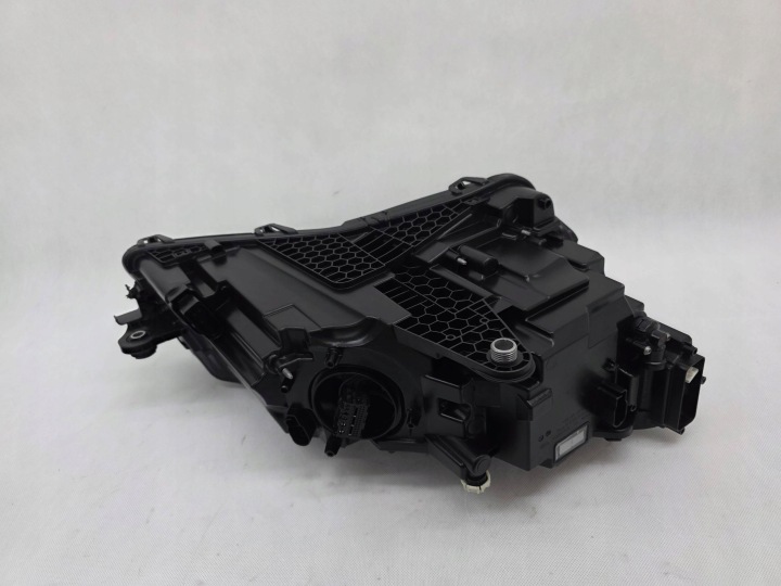 SKODA SUPERB III 3 LIFT 3V0 19+ PHARE AVANT GAUCHE COMPLET LED EUROPE 3V1941015E