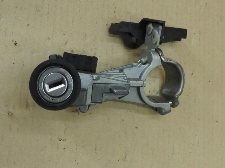 FIAT GRANDE PUNTO CONTACTEUR D'ALLUMAGE 51813197