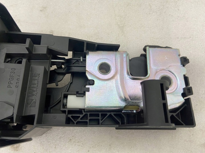 SERRURE BANQUETTES ARRIÈRE GAUCHE ARRIÈRE MERCEDES W204 X204 A2049200172
