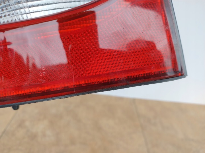 HYUNDAI ELANTRA UNIVERSEL 96-00 ANNÉE GAUCHE PHARE ARRIÈRE ARRIÈRE 92401-299 K146/DS572