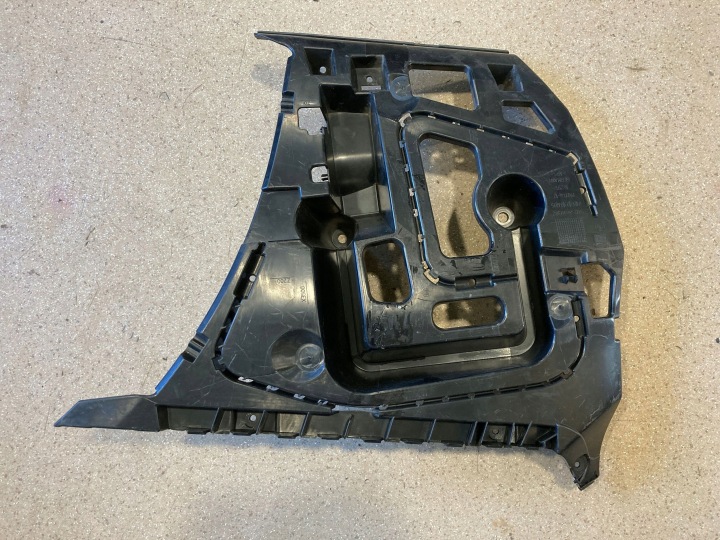 GLISSIÈRE PARE-CHOCS ARRIÈRE ARRIÈRE CÔTÉ DROITE BMW 5 GT F07 8049382