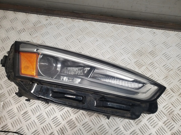 AUDI A5 8W6941006E AVANT CÔTÉ DROITE PHARES AVANT