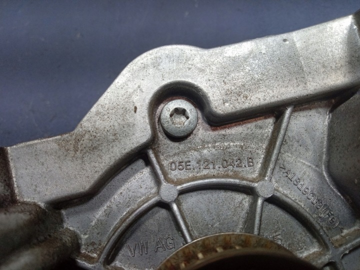 SKODA OCTAVIA III 1,5 TSI POMPE À EAU 05E121042B
