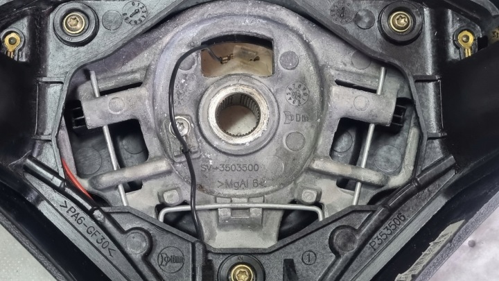 VOLANT PEUGEOT 307 SV3503500 2003