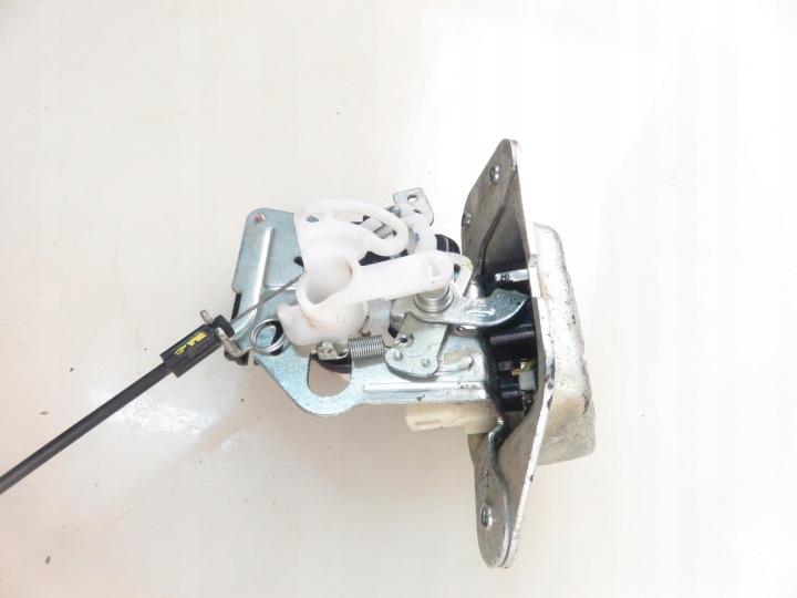 SERRURE COUVERCLES DE COFFRE JEEP PATRIOT (MK74)