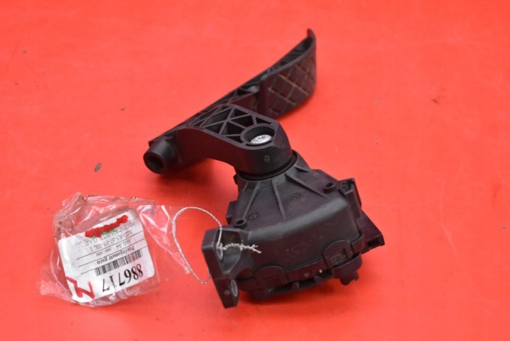 POTENTIOMÈTRE PÉDALE GAZ 8E1721523C AUDI A4 B6 2.0 TDI 140 KM 04-08