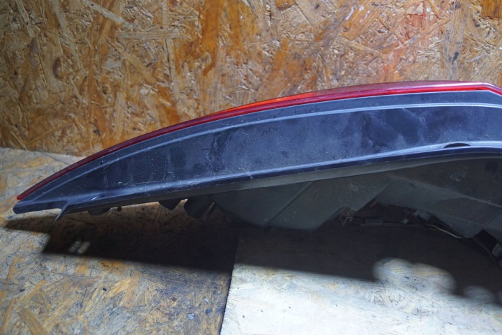 HYUNDAI I30 PHARE DROIT ARRIÈRE (C2179)