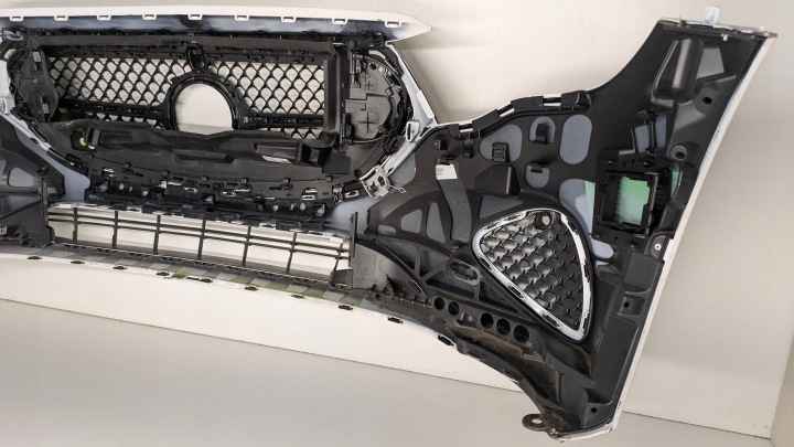 PARE-CHOCS AVANT MERCEDES E CLASSE W214 2024-