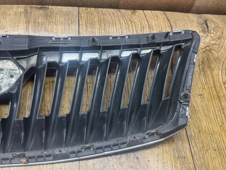 SKODA OCTAVIA II LIFT GRILLE AVANT AVANT CALANDRE 1Z0853651C