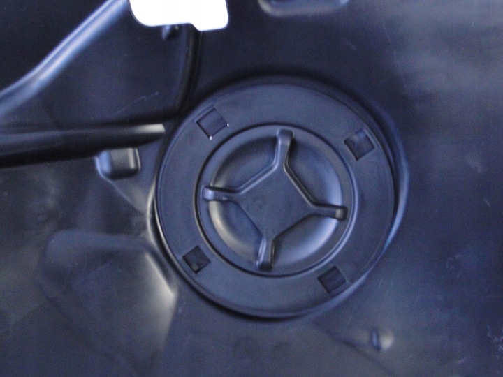MERCEDES A 177 B 247 PASSAGE DE ROUE AVANT DROIT A1776900204 A1776901203